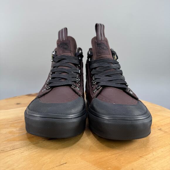 Athletic_Shoes